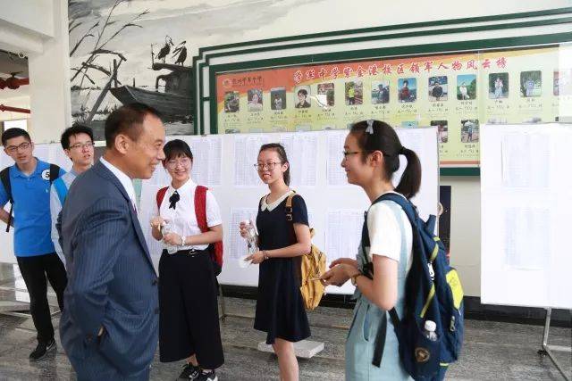 香港必中一组三中三——探索香港的独特魅力与未来展望，香港独特魅力与未来展望，揭秘三中三的必中之地
