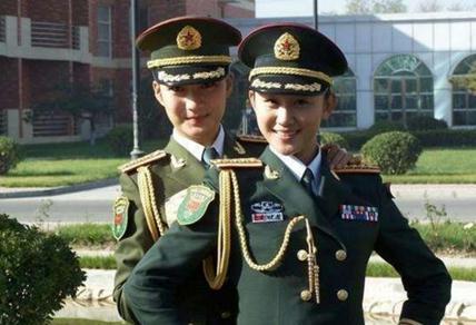 军服与军衔，解读背后的故事与意义，军服与军衔背后的故事与意义解读