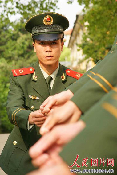 武警的制服，荣耀与职责的象征，武警制服，荣耀职责的象征