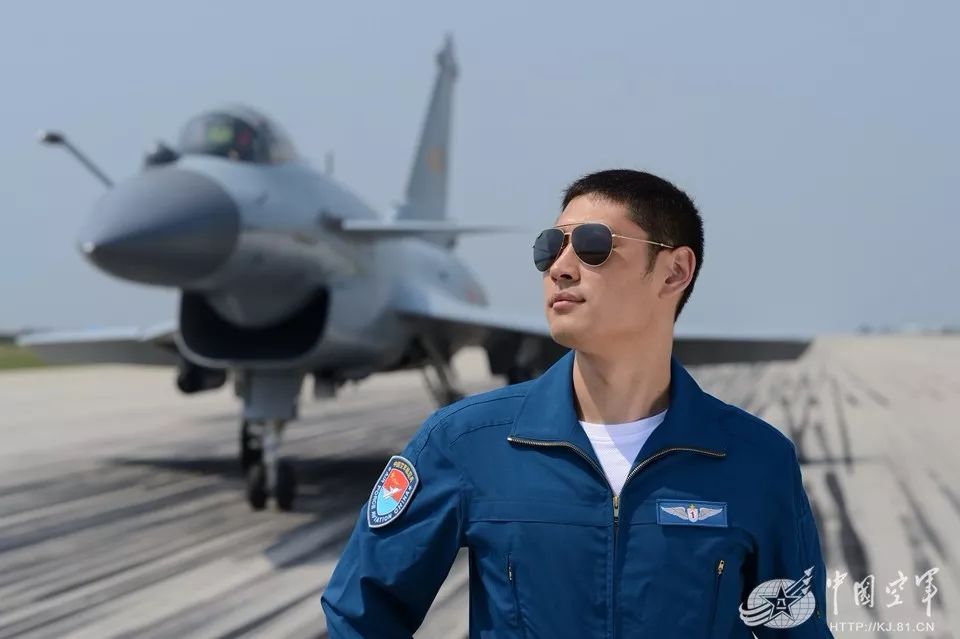 中国空军招飞网2018，新的征程，翱翔蓝天，中国空军招飞网2018，新征程启航，蓝天翱翔之梦