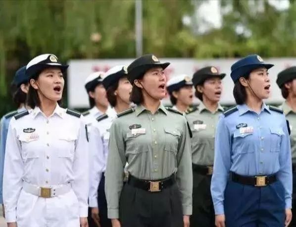 海军仪仗队受阅视频，荣耀与力量的展现，海军仪仗队阅兵风采，荣耀与力量的完美展现
