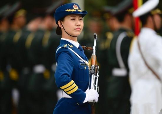 最美女兵亮相，英勇与美丽的完美结合，最美女兵亮相，英勇与美丽的极致融合