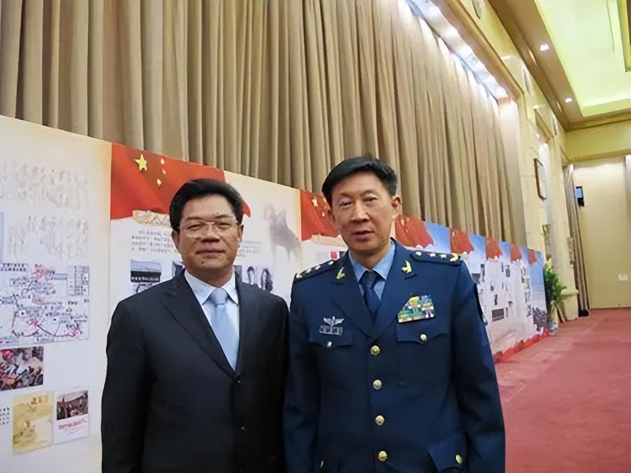 宋中文空军司令，英勇无畏，铸就空中长城，宋中文空军司令，铸就英勇无畏的空中长城