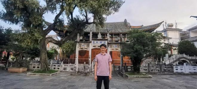 刘代华，时代之光下的杰出人物，刘代华，时代之光下的卓越典范