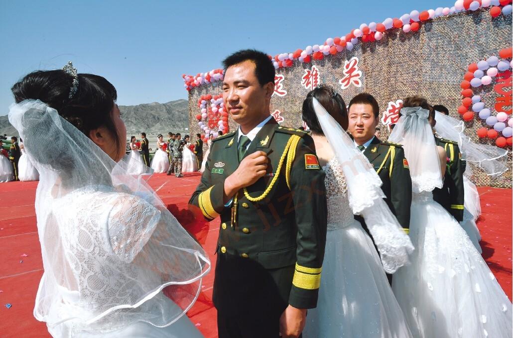 三军仪仗队中的骄傲，董世伟的视频风采，董世伟，三军仪仗队中的风采骄傲