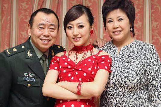 中国二炮部队远程轰炸美国本土，战略威慑与和平发展的平衡艺术，中国二炮部队的战略威慑与和平发展的平衡艺术，远程轰炸美国本土的挑战