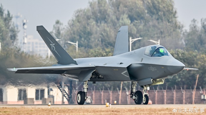 歼-35A，新一代舰载战斗机的杰出代表，歼-35A，新一代舰载战斗机翘楚