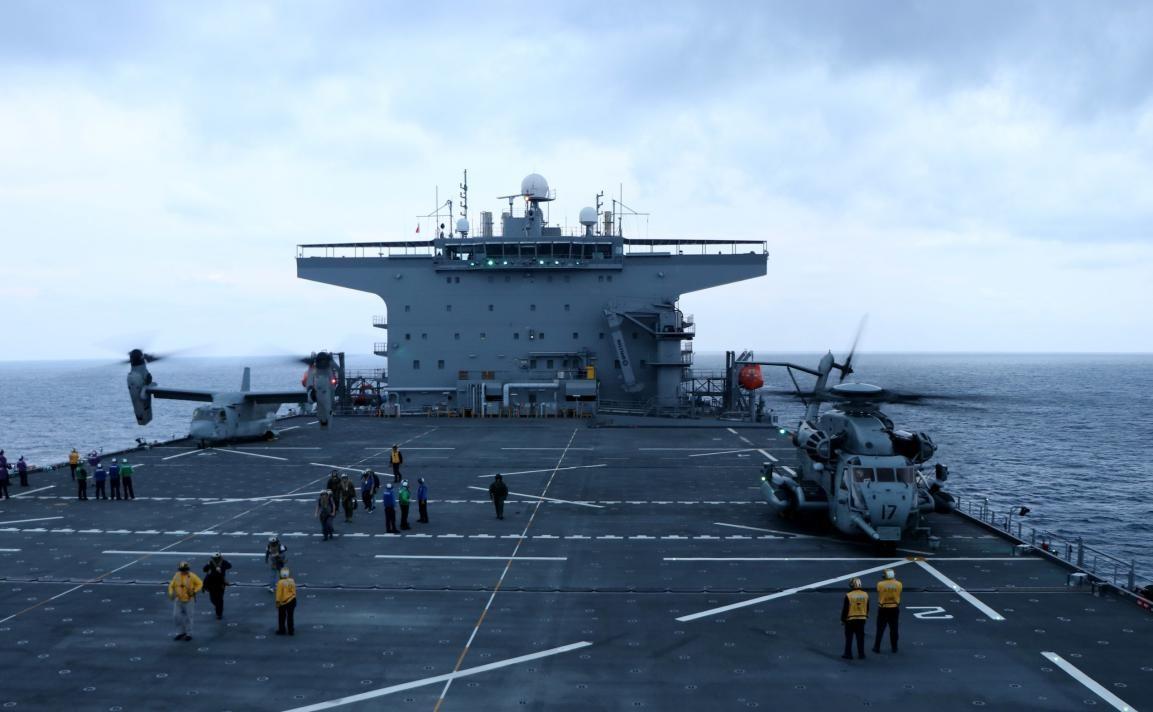 美军舰深夜过台湾海峡，地区安全的微妙变化，美军舰深夜过台湾海峡，地区安全局势微妙变化