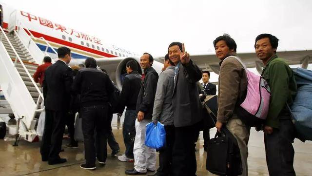利比亚空军撤侨视频，展现危机中的勇气与决心，利比亚空军撤侨行动，危机中的勇气与决心展示