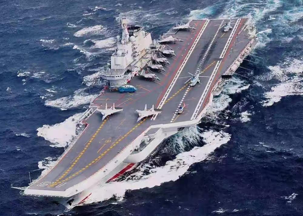 辽宁号航空母舰，中国海军新时代的里程碑，辽宁号航空母舰，中国海军新时代的里程碑标志