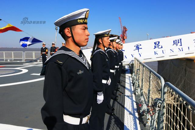 昆明舰服役视频，揭示中国海军力量的崭新篇章，昆明舰服役视频，中国海军力量的全新篇章开启