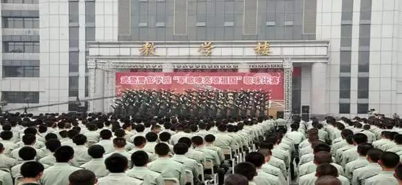 军校与国防生毕业，区别与对比，军校与国防生毕业，差异对比及解析
