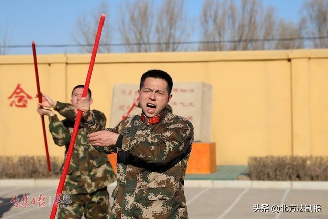 武警丁晓兵的儿子丁陶，传承英雄精神的年轻一代，武警英雄丁晓兵之子丁陶，传承英雄精神的年轻一代楷模