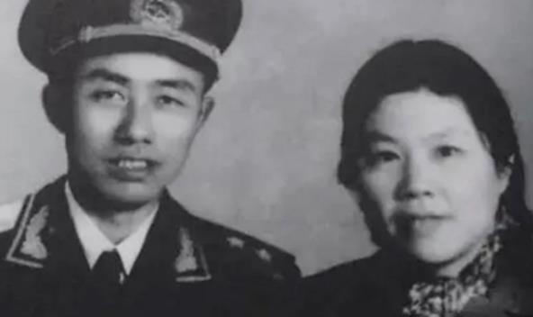 刘胜中将家庭，军功背后的温馨与坚韧，刘胜中将家庭，军功背后的温馨与坚守之道