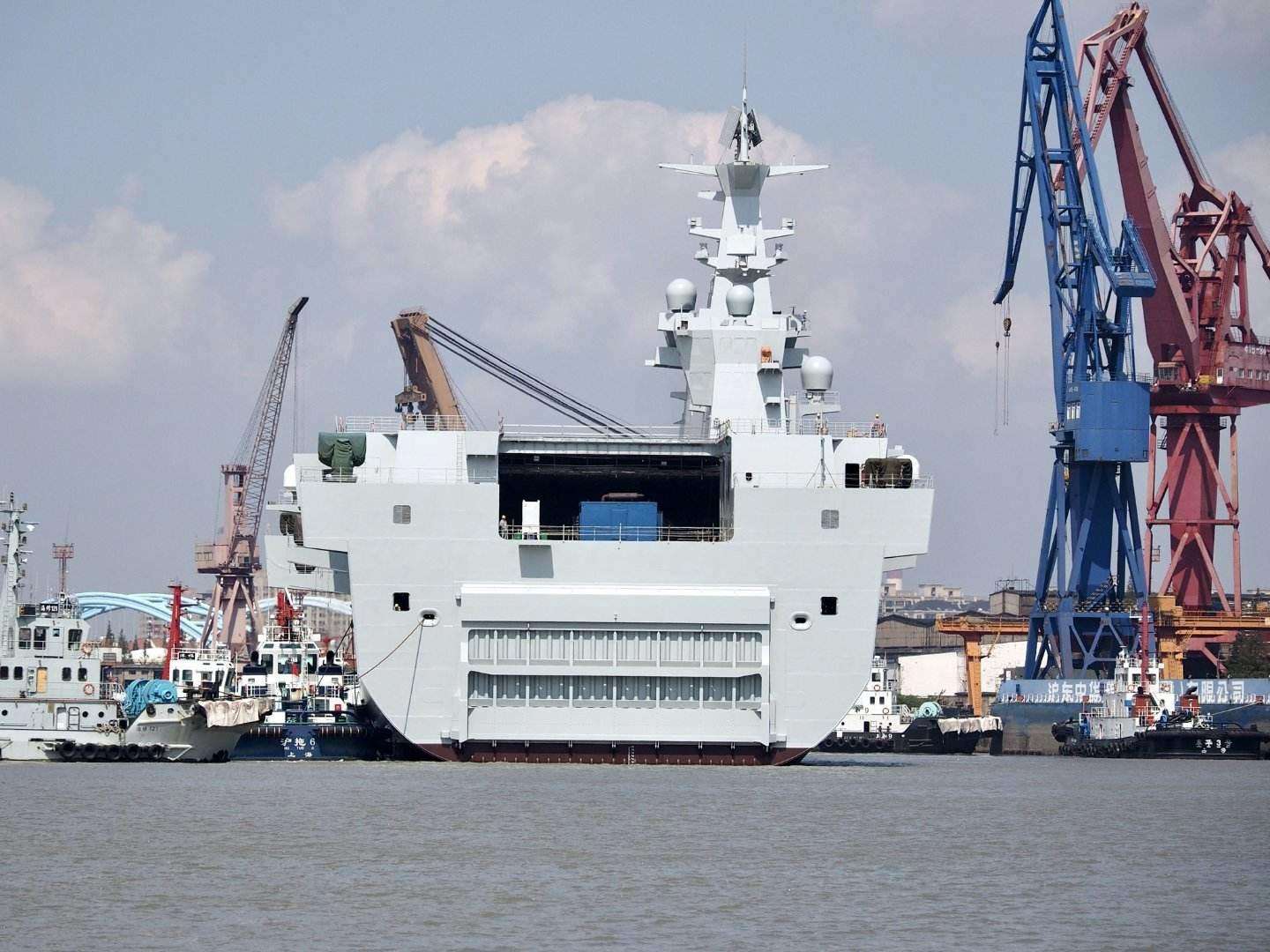 探索中国海军的崭新力量，075型两栖攻击舰，中国海军崭新力量，075型两栖攻击舰探索
