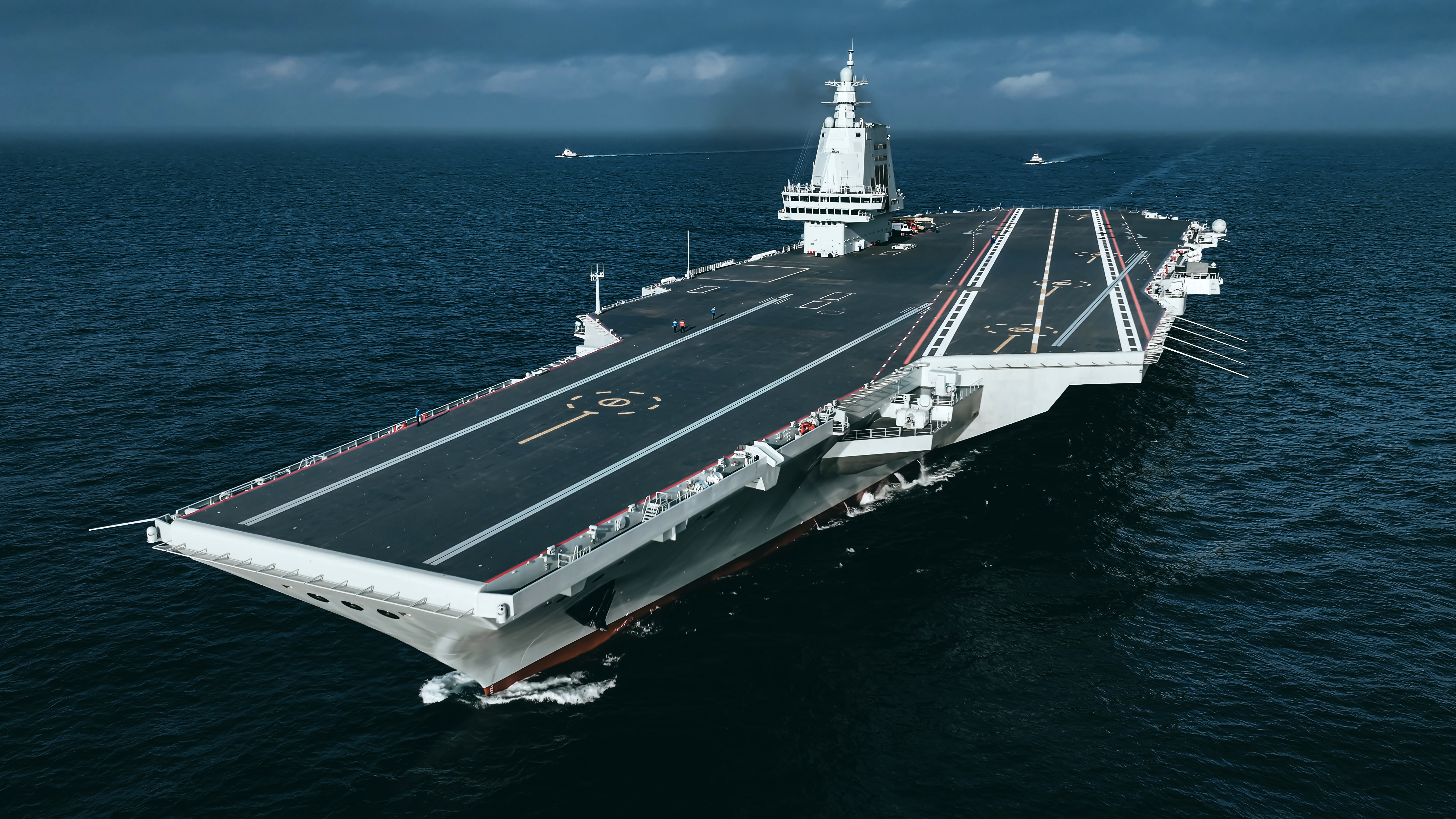 我国第三代航空母舰——003型航空母舰，力量与智慧的象征，我国第三代航空母舰，力量与智慧的象征——003型航空母舰亮相世界舞台