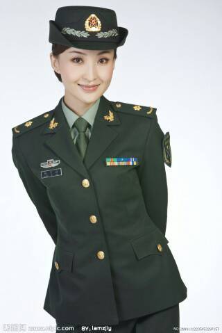中国女兵最漂亮的照片大全——展现铿锵玫瑰的别样风采，中国女兵最美丽的瞬间，铿锵玫瑰的风采展示