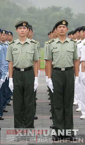 探索中国军队的新风貌，04式军服图片解析，揭秘中国军队新风貌，深度解析04式军服图片