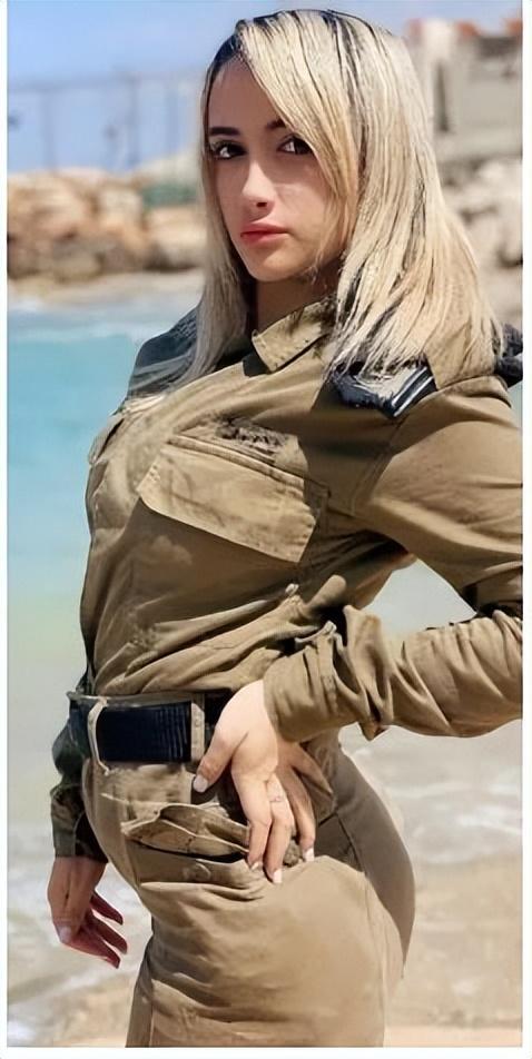 中国女兵照片壁纸，展现力量与荣耀的象征，中国女兵壁纸，力量与荣耀的象征