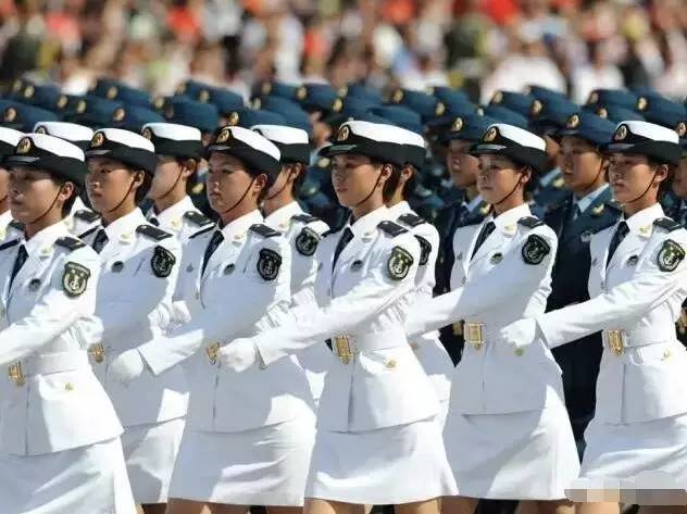 各国阅兵式对比视频压轴出场，荣耀与力量的展现，全球阅兵式压轴瞬间，荣耀与力量的国际对比展示