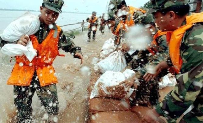 中国新型武器的崛起，引领全球军事变革的力量，中国新型武器引领全球军事变革风潮