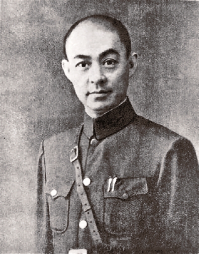 集团军总司令与战区司令长官，职位高低之探讨，集团军总司令与战区司令长官，职位等级与权责探讨
