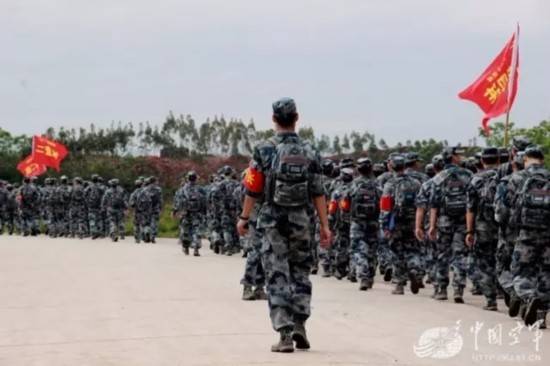 空军空降兵部队，荣耀与使命的象征，空军空降兵部队的荣耀与使命，空中的守护者
