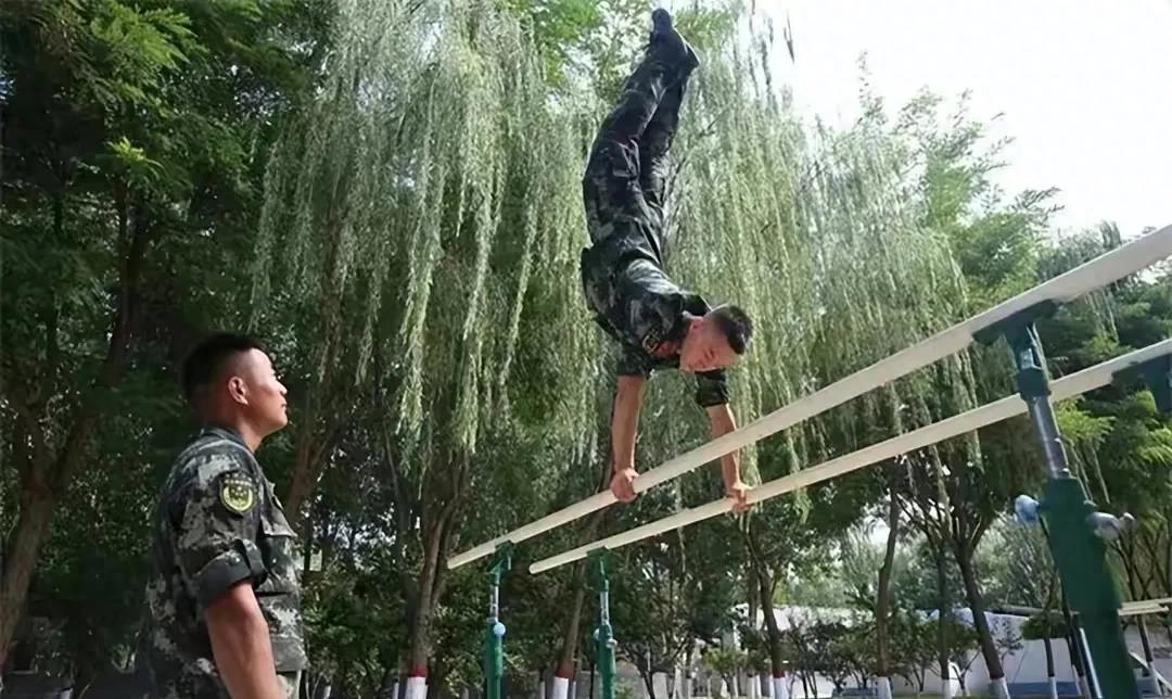 武警雪豹突击队训练