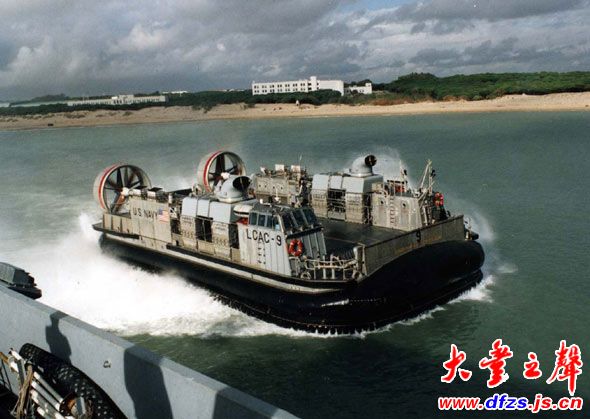 俄罗斯气垫船，探索水域与陆地的先锋，俄罗斯气垫船，水域陆地先锋的探索者