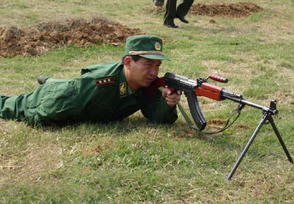 丁晓兵为何只是副军级少将，深度探究其背后的原因，深度探究，丁晓兵为何只是副军级少将？原因揭秘。