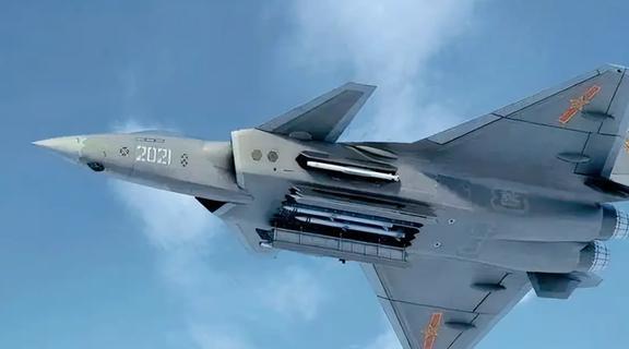 歼-10战斗机的先进程度，中国航空工业的骄傲，歼-10战斗机的卓越性能，中国航空工业的骄傲标杆