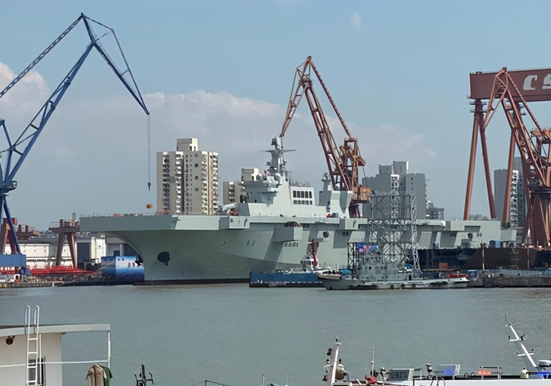 075型两栖攻击舰