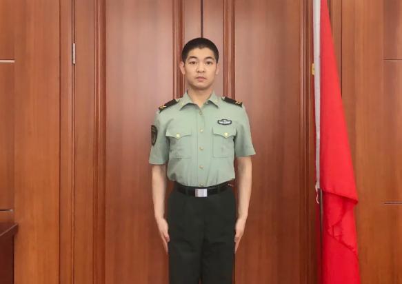 空军军人图片，荣耀与力量的象征，空军军人图片，荣耀与力量的象征展现英勇风采