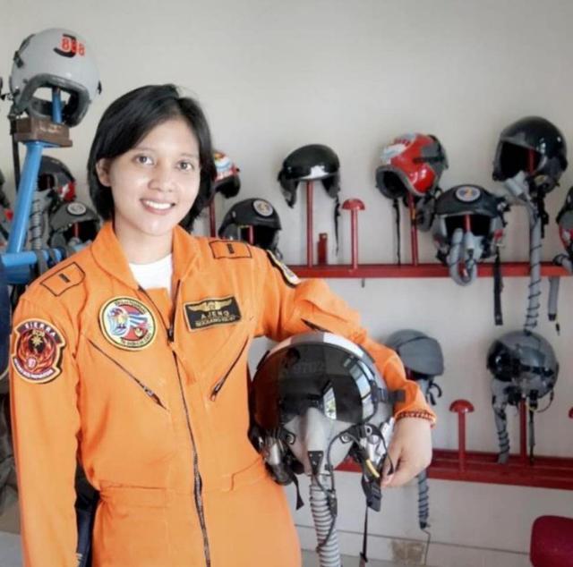 空军第十批女飞行员名单公布，新时代蓝天下的璀璨明珠，新时代蓝天下的璀璨明珠，空军第十批女飞行员名单公布