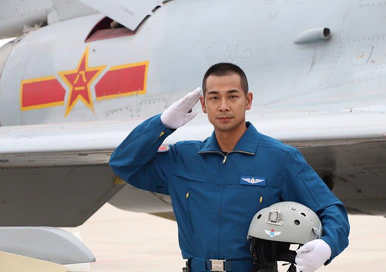 中国空军最好看的图片，壮丽瞬间与荣耀时刻的永恒记忆，中国空军壮丽瞬间与荣耀时刻的图片集锦，永恒记忆中的绝美风采