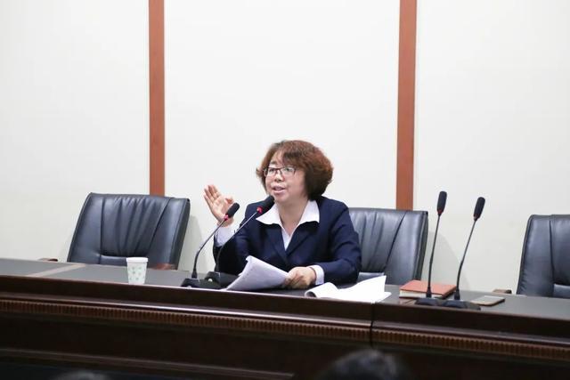 左晓峰，一位引领时代的杰出领导者，左晓峰，时代引领者的杰出领导力