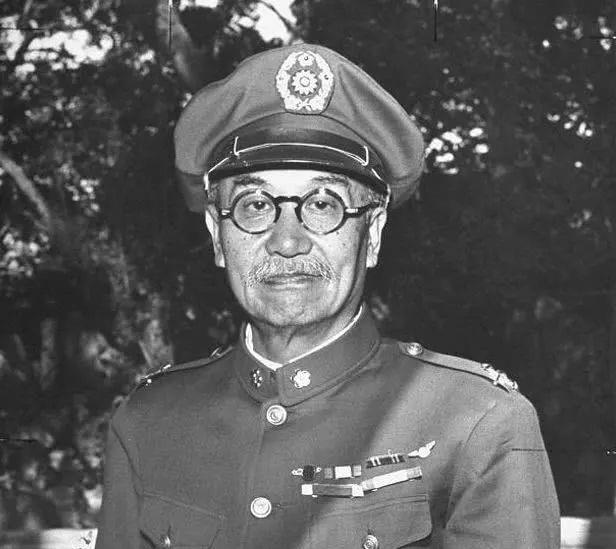 集团军最高长官是军长还是司令员，军事领导体制下的层级解析，军事领导体制下的层级解析，集团军最高长官是军长还是司令员？
