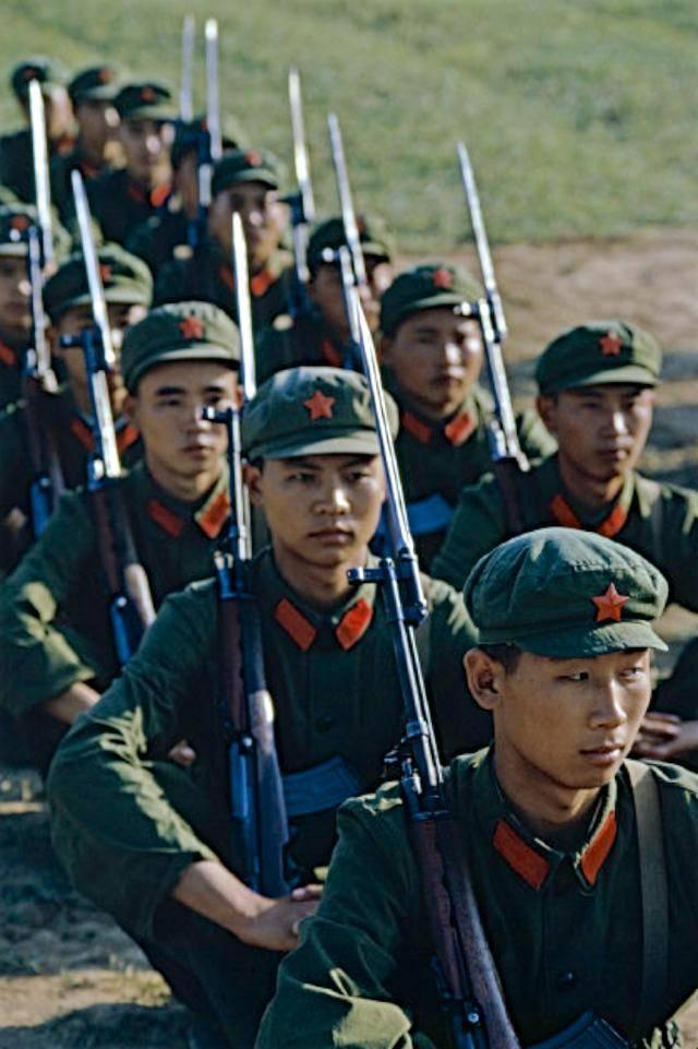 穿65式军装的男兵照片，历史与时代的见证者，65式军装男兵照片，历史与时代的印记
