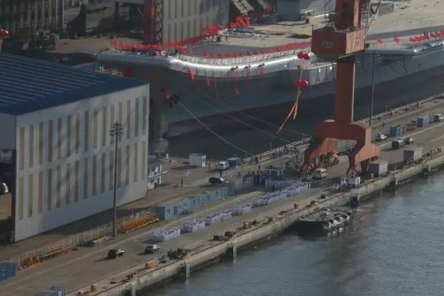 首艘国产航母下水港口，见证中国海军新时代的里程碑，首艘国产航母下水港口，中国海军新时代的里程碑见证