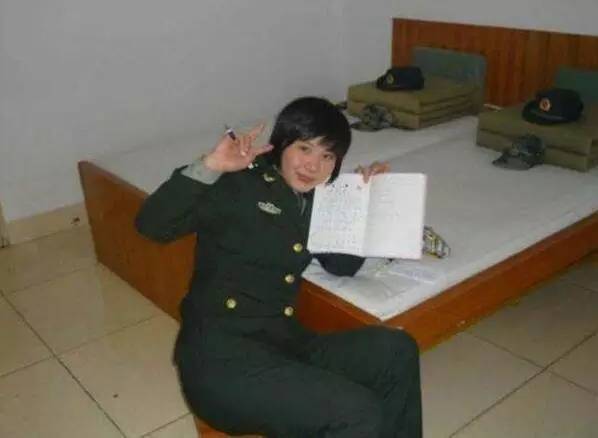 中国女兵宿舍内部照片，展现新时代巾帼英雄的日常生活，中国女兵宿舍内部照片揭秘，新时代巾帼英雄的日常生活风采