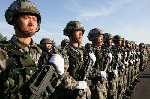 解放军与美国军队之间的比较，实力与能力的分析，解放军与美国军队对比，实力与能力分析