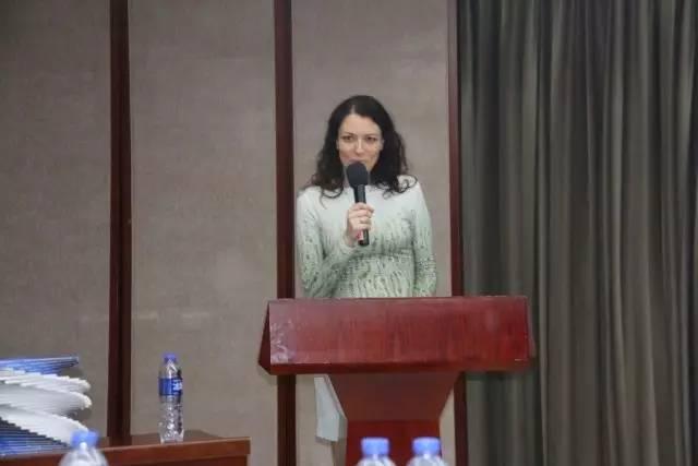 新闻发布会讲话稿，展望未来，共创辉煌，共创辉煌，新闻发布会展望未来讲话稿