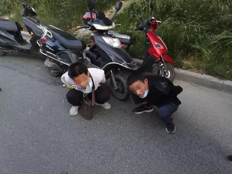 新式警服配发资历牌，重塑警务形象，强化职业荣誉，新式警服配发资历牌，重塑形象，强化职业荣誉感