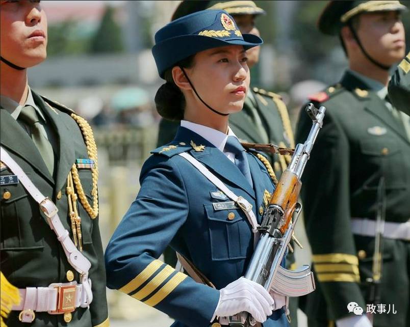 解放军正步，时代变迁下的步伐之美，时代变迁下的解放军正步之美