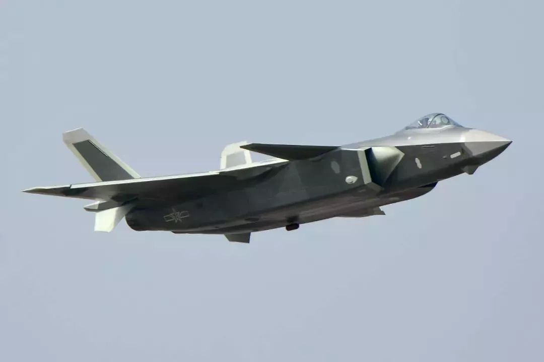 宋心之评歼-20与F-22，究竟谁更厉害？，宋心之评歼-20与F-22，谁更胜一筹？