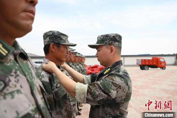 十年军旅，一位资深士兵的历练与风采，十年军旅，资深士兵的历练与荣耀风采