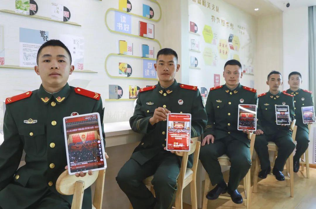 武警宣传图片，展现力量与荣耀的画卷，武警宣传图片，力量与荣耀的壮丽画卷