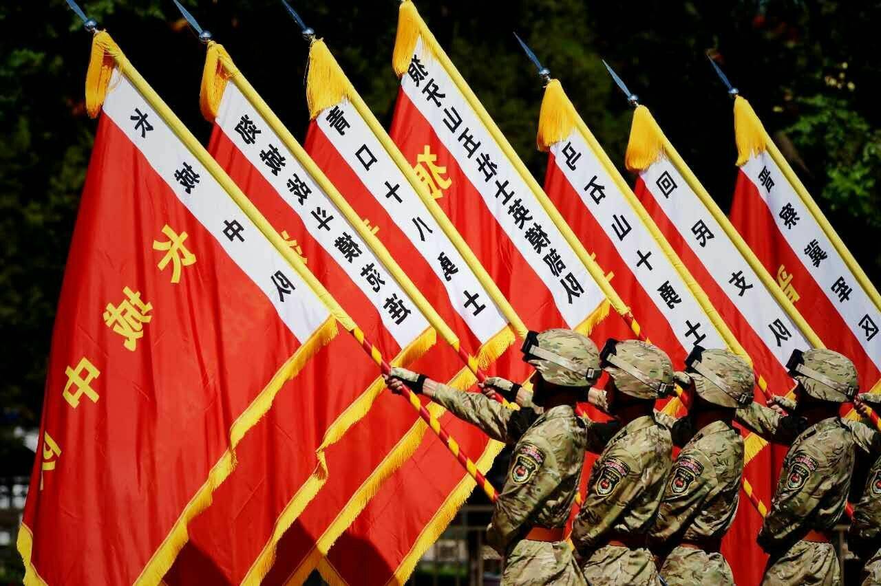 军坛旗帜美言网刀口谈兵，军坛风采，旗帜下的美言与刀光剑影中的谈兵论战