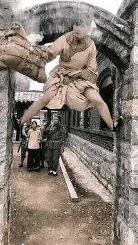 裤裆里藏地雷，一则关于勇气与智慧的传奇故事，裤裆里藏地雷，勇气与智慧的传奇之旅