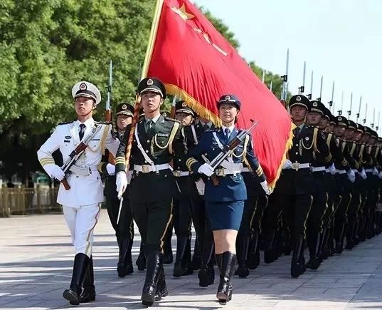 中国女兵站岗，坚韧与荣耀的象征，中国女兵站岗，坚韧荣耀的守护者